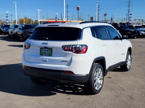 2024 Jeep Compass Latitude Lux