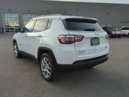 2024 Jeep Compass Latitude Lux