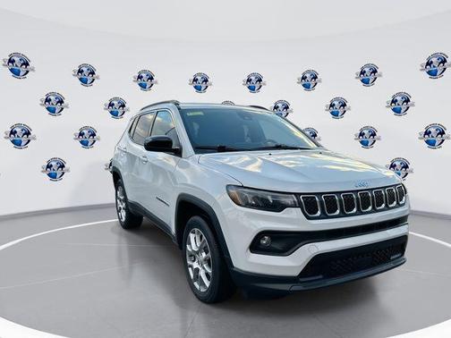 2024 Jeep Compass Latitude Lux