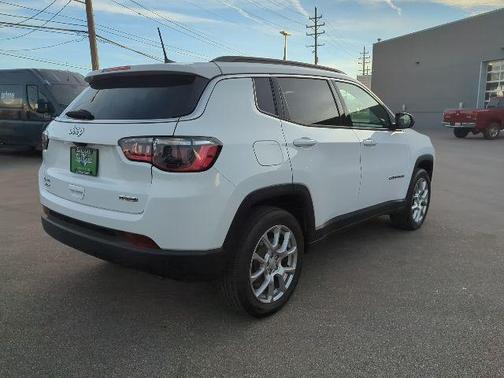 2024 Jeep Compass Latitude Lux