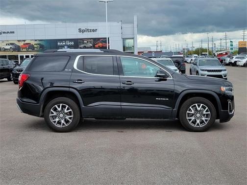 2022 GMC Acadia SLE