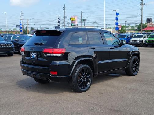 2017 Jeep Grand Cherokee Altitude