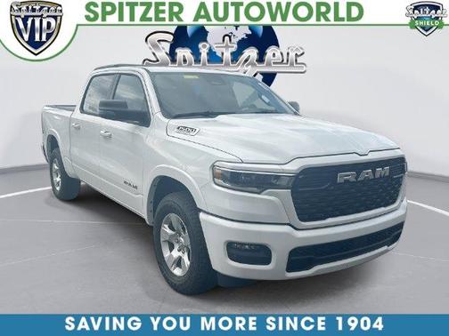 Bright White Clearcoat 2026 RAM 1500 Big Horn/Lone Star