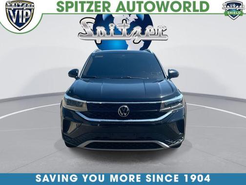 Deep Black Pearl Effect 2023 Volkswagen Taos 1.5T SE