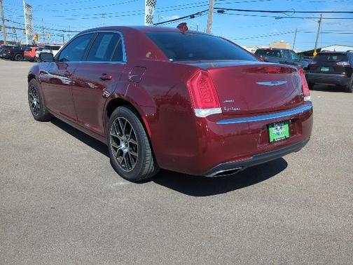 2021 Chrysler 300 Touring