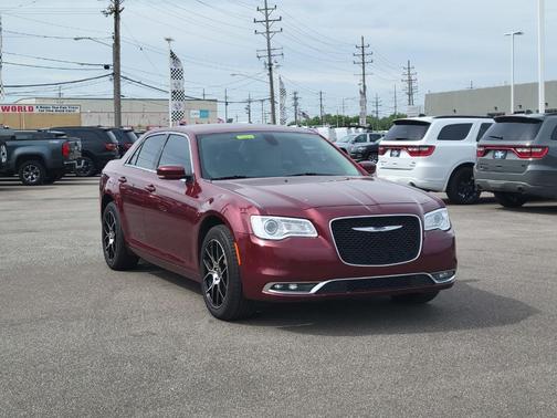 2021 Chrysler 300 Touring