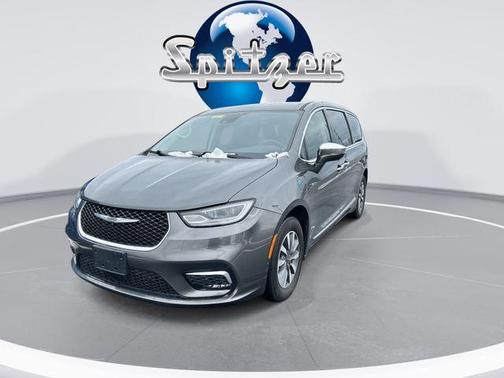 2022 Chrysler Pacifica Hybrid Limited