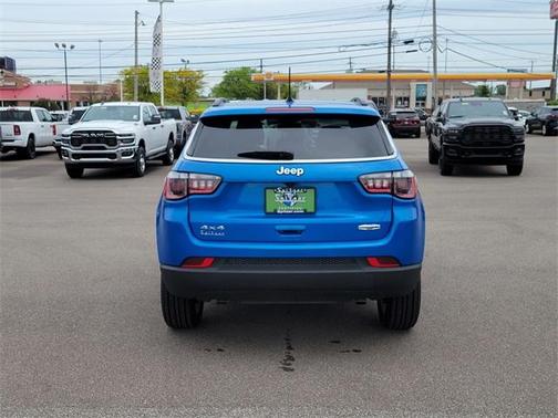 2023 Jeep Compass Latitude Lux
