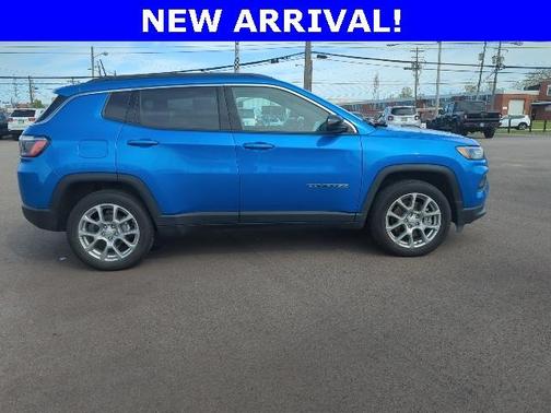 2023 Jeep Compass Latitude Lux