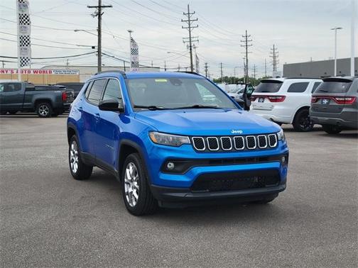 2023 Jeep Compass Latitude Lux