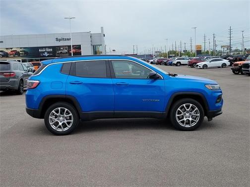 2023 Jeep Compass Latitude Lux