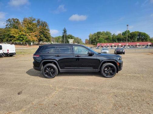 2022 Jeep Grand Cherokee Altitude