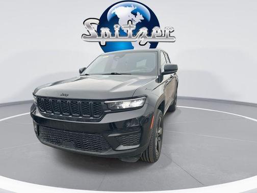 2022 Jeep Grand Cherokee Altitude