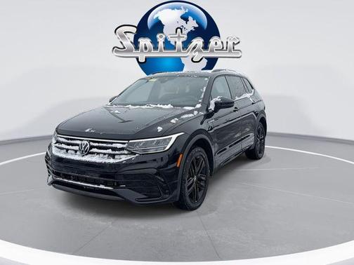 2022 Volkswagen Tiguan 2.0T SE R-Line Black