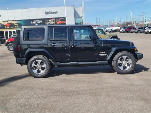 2016 Jeep Wrangler Unlimited Sahara