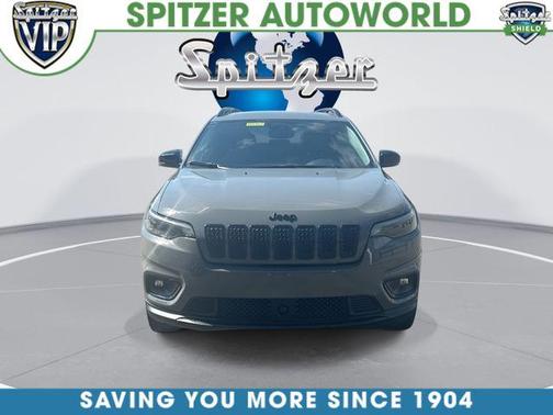 Sting Gray Clearcoat 2023 Jeep Cherokee Altitude Lux