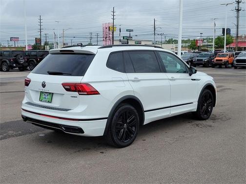 2022 Volkswagen Tiguan 2.0T SE R-Line Black