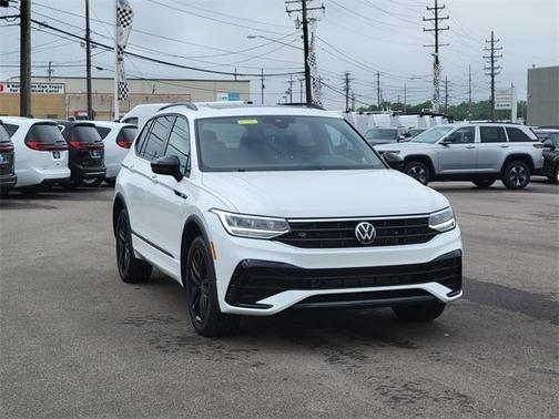 2022 Volkswagen Tiguan 2.0T SE R-Line Black