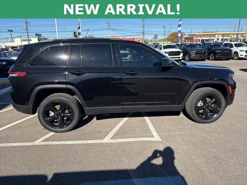 2022 Jeep Grand Cherokee Altitude