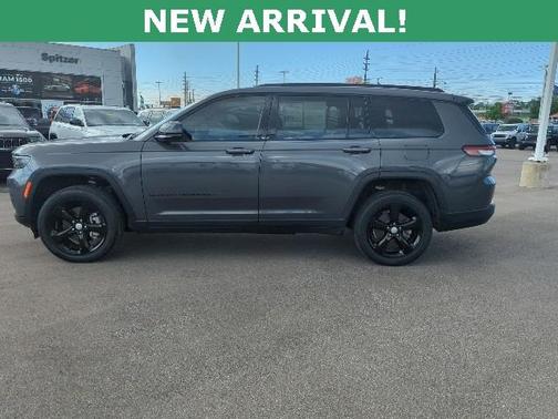 2022 Jeep Grand Cherokee L Laredo
