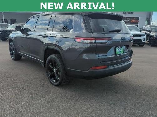 2022 Jeep Grand Cherokee L Laredo