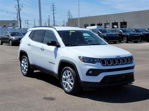 2023 Jeep Compass Latitude Lux