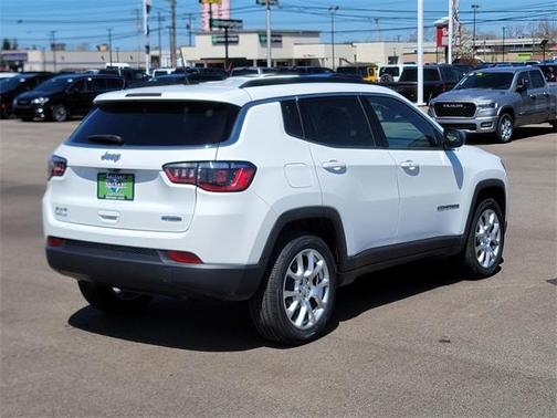 2023 Jeep Compass Latitude Lux