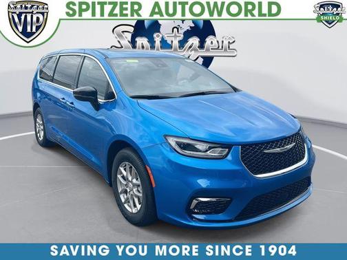Hydro Blue Pearlcoat 2026 Chrysler Pacifica Select