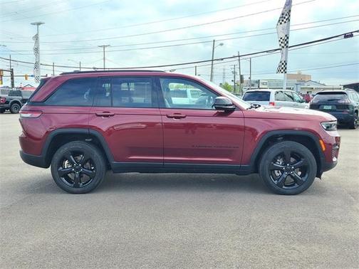2022 Jeep Grand Cherokee Altitude