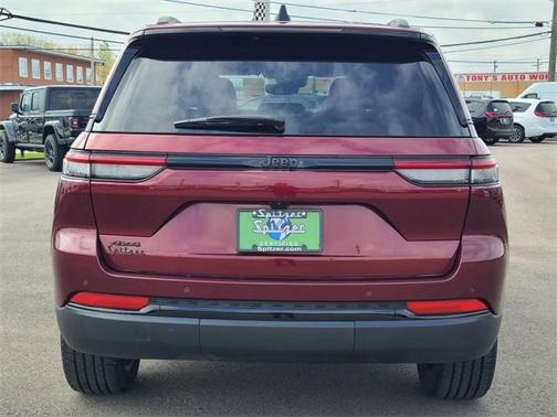 2022 Jeep Grand Cherokee Altitude