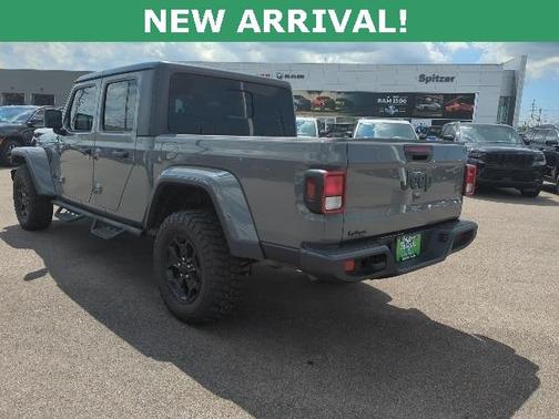 2021 Jeep Gladiator Sport
