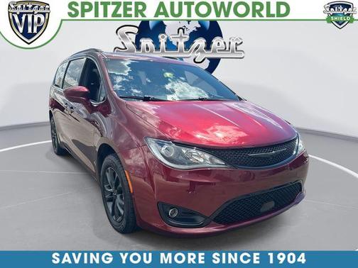 Velvet Red Pearlcoat 2020 Chrysler Pacifica Launch Edition