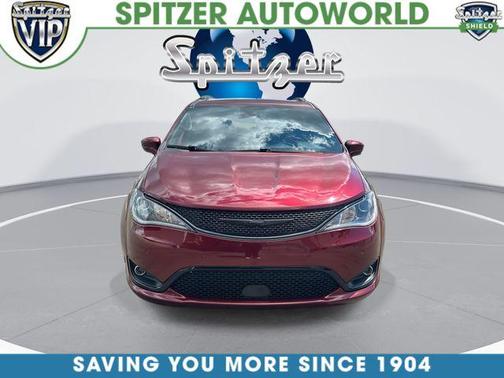 Velvet Red Pearlcoat 2020 Chrysler Pacifica Launch Edition