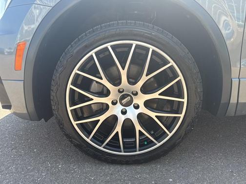 2021 Volkswagen Tiguan 2.0T SE R-Line Black