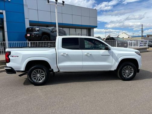 2024 Chevrolet Colorado LT