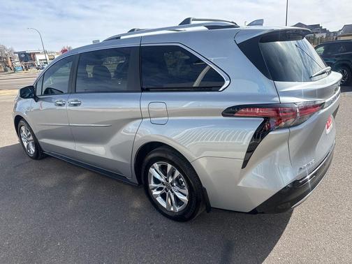 2025 Toyota Sienna Limited