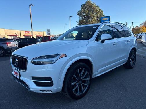 2019 Volvo XC90 T6 Momentum