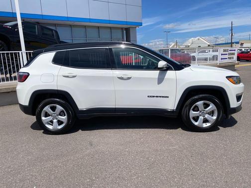 White Clearcoat 2019 Jeep Compass Latitude