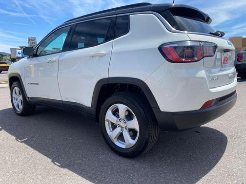 White Clearcoat 2019 Jeep Compass Latitude