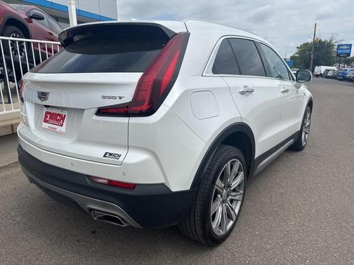 2022 Cadillac XT4 Premium Luxury
