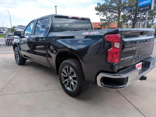 Dark Ash Metallic 2024 Chevrolet Silverado 1500 LT