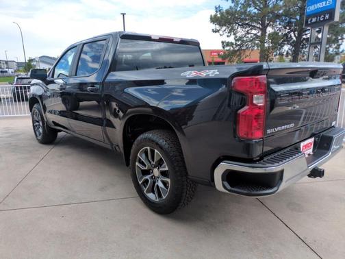 Dark Ash Metallic 2024 Chevrolet Silverado 1500 LT