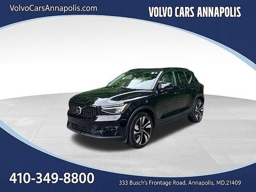 Onyx Black 2023 Volvo XC40 Plus