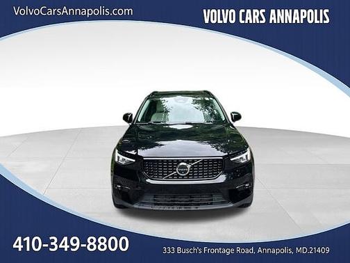 Onyx Black 2023 Volvo XC40 Plus