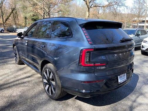 2025 Volvo EX90 Twin Motor Plus