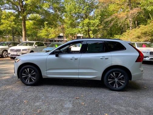 2025 Volvo XC60 B5 Core