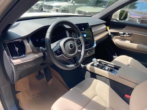 2026 Volvo XC90 B6 Plus 6-Seater