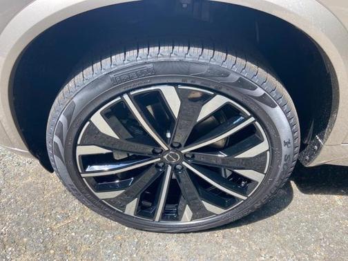 2026 Volvo XC90 B6 Plus 6-Seater