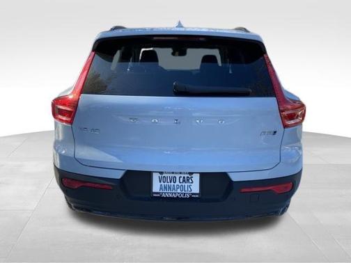 2026 Volvo XC40 B5 Plus