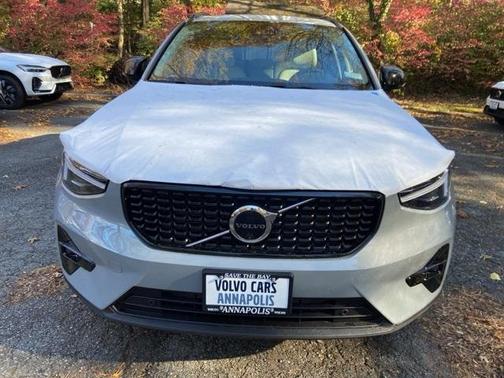 2026 Volvo XC40 B5 Plus